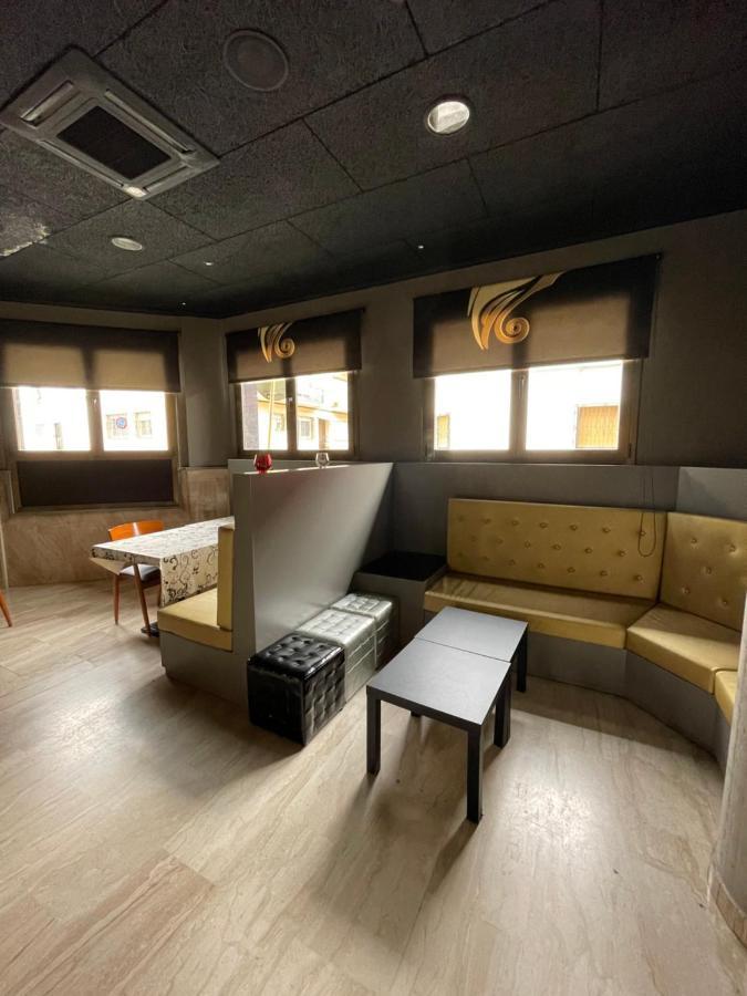Hotel Sant Celoni Buitenkant foto