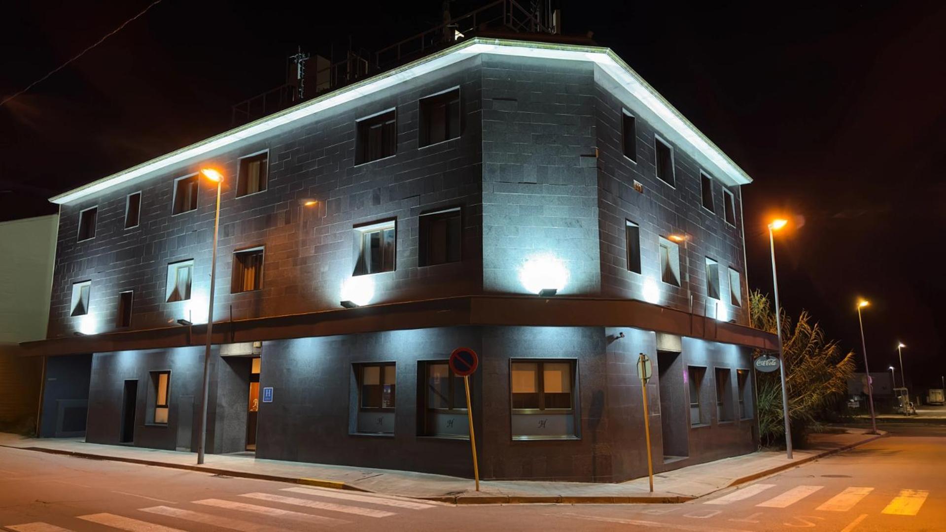 Hotel Sant Celoni Buitenkant foto