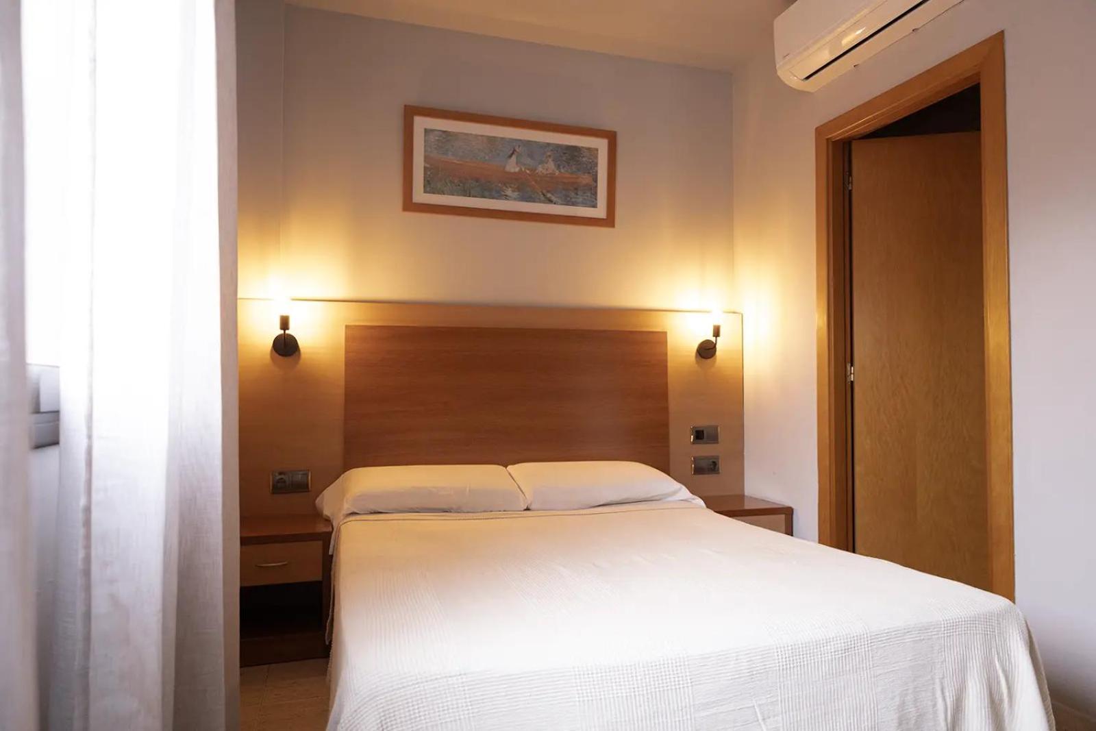 Hotel Sant Celoni Buitenkant foto