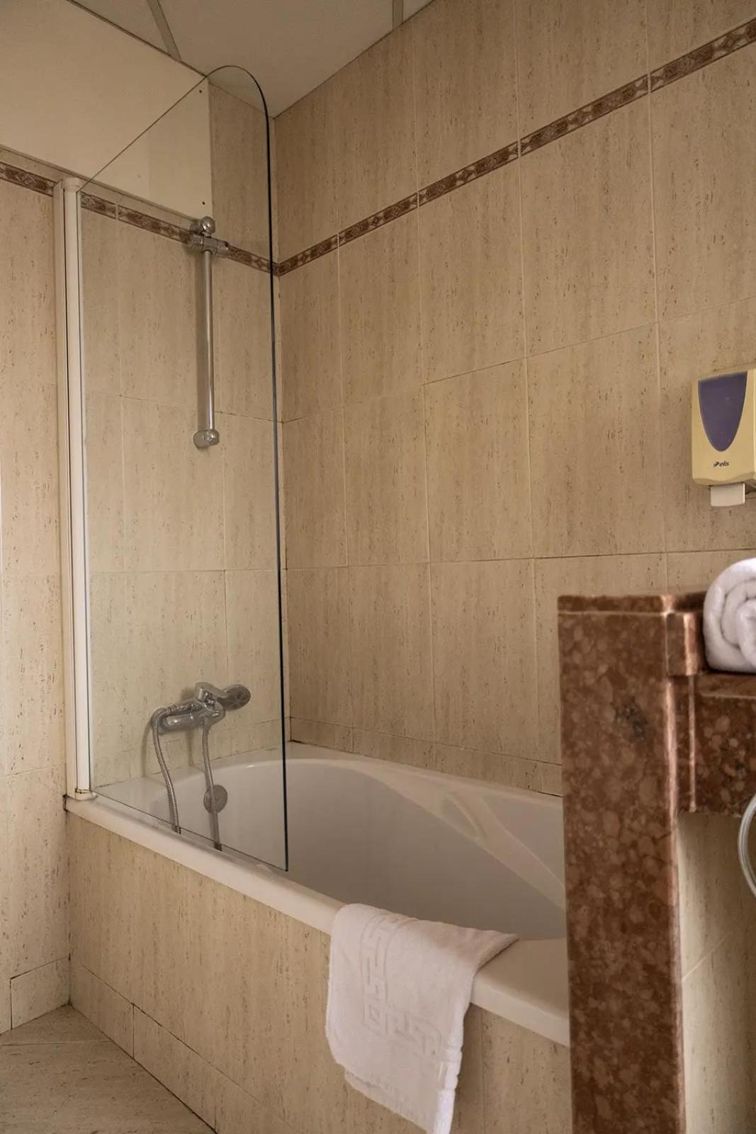 Hotel Sant Celoni Buitenkant foto